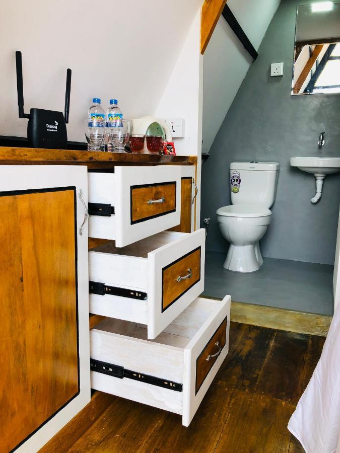 The We2 "Wildwood Elegance Escape" Bed & Breakfast Induruwa Exterior foto