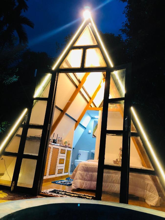 The We2 "Wildwood Elegance Escape" Bed & Breakfast Induruwa Exterior foto
