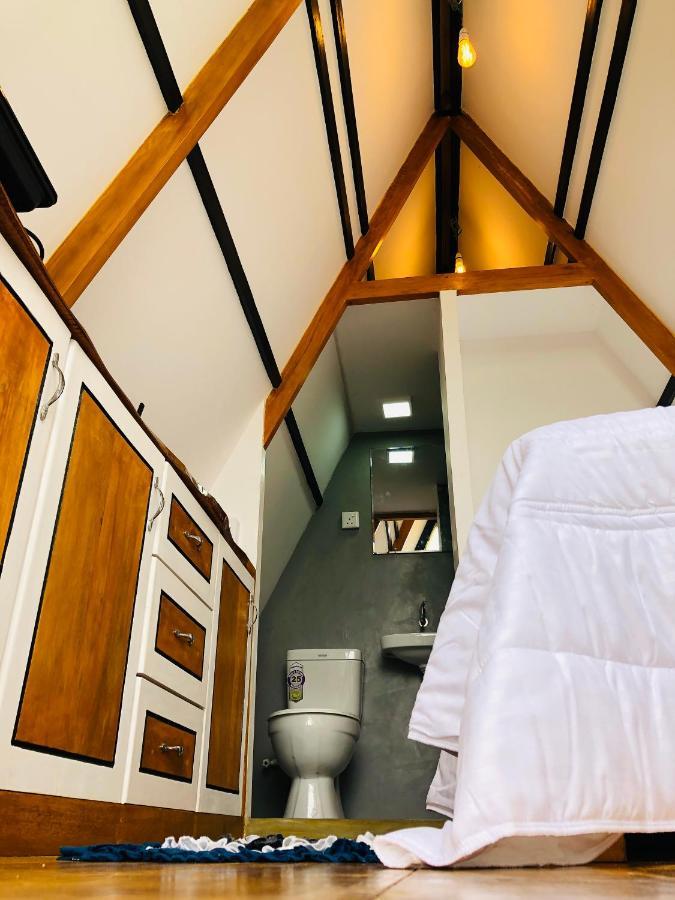 The We2 "Wildwood Elegance Escape" Bed & Breakfast Induruwa Exterior foto