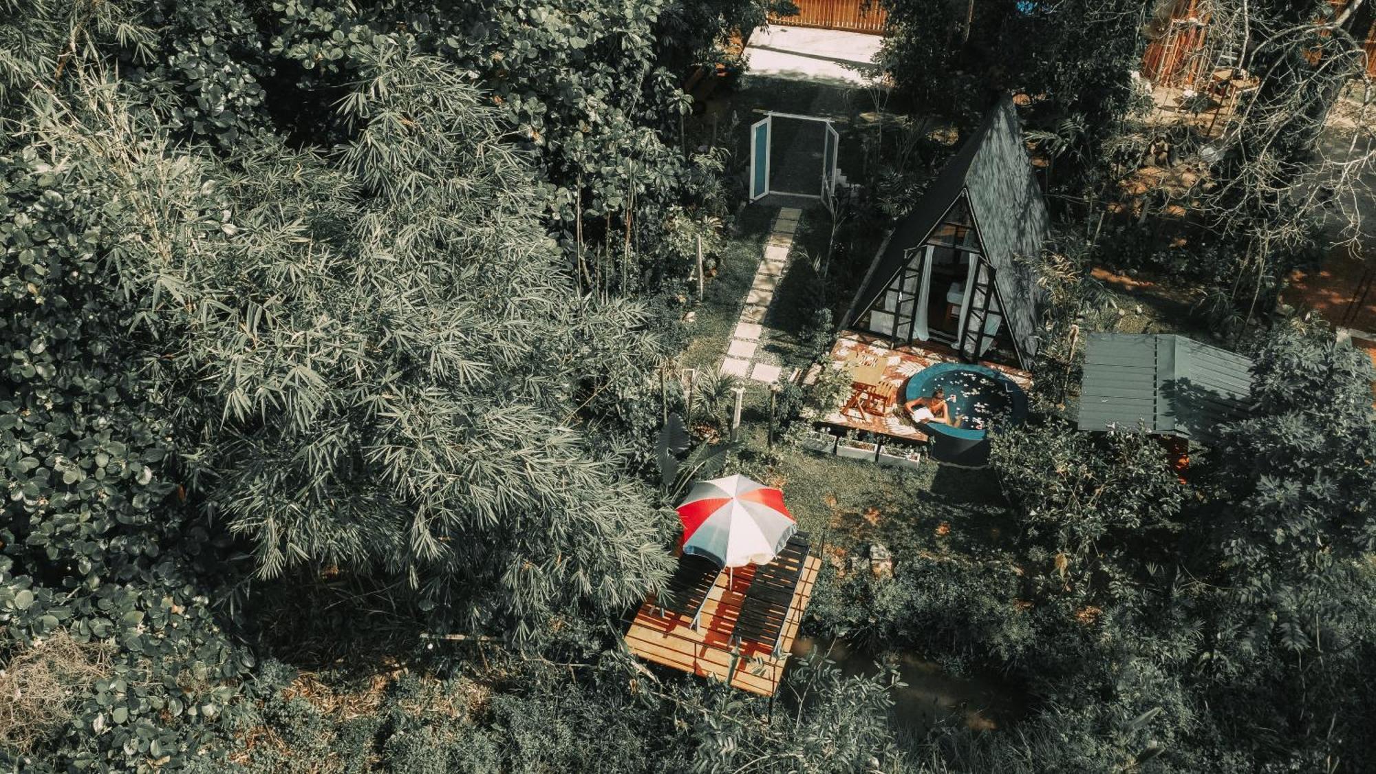 The We2 "Wildwood Elegance Escape" Bed & Breakfast Induruwa Exterior foto